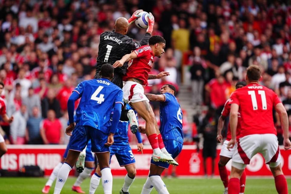 关于里尔客场逼平雷恩，继续保持不败纪录的信息