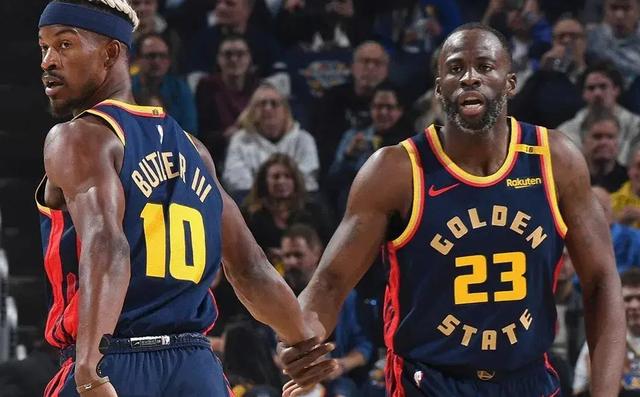 队内球员互相竞争，为首发席位拼尽全力