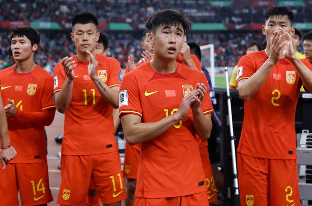 中国国足遭遇泰国3比0完败