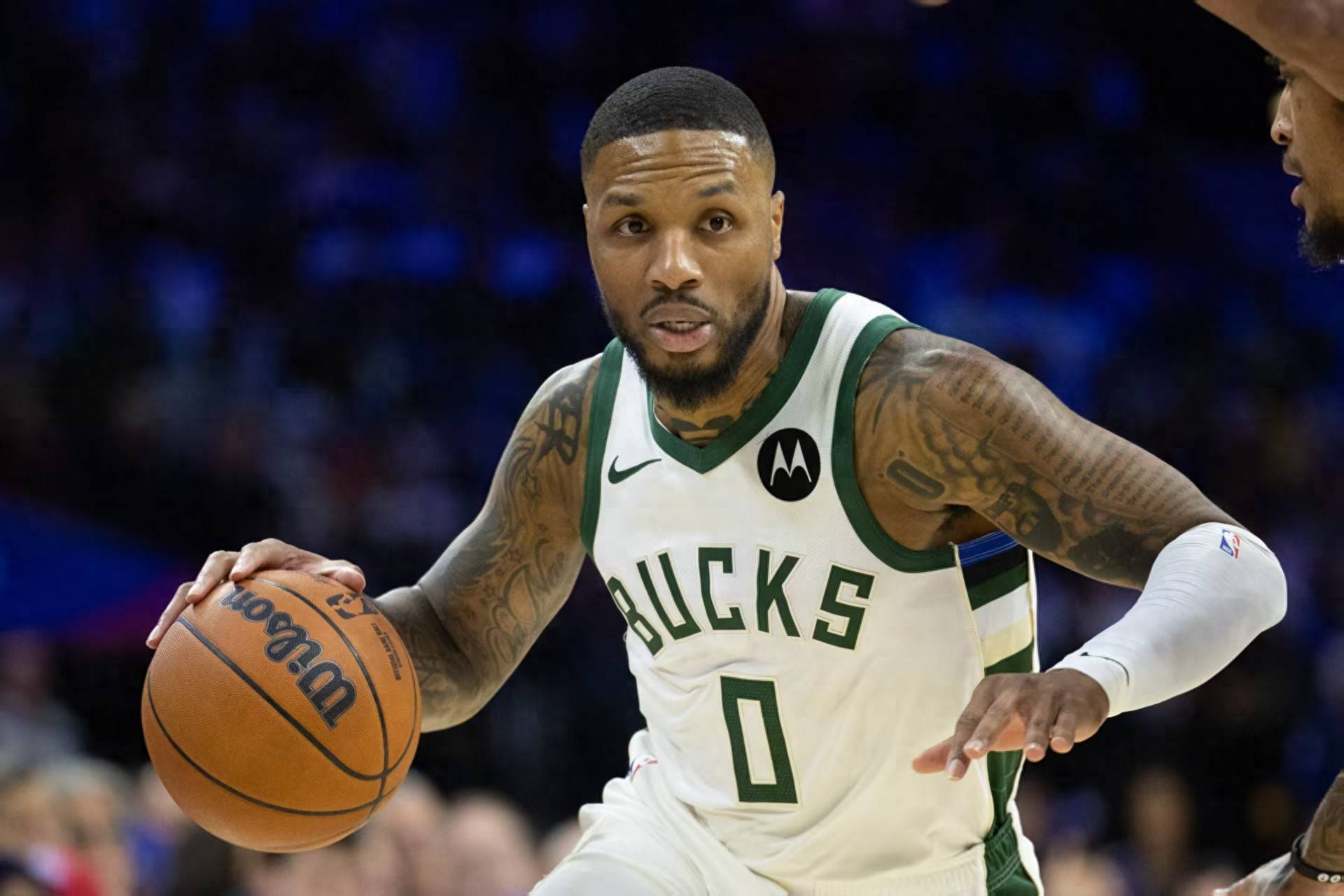 乐鱼官方网站-魔术惨败雄鹿，球队内线防守责任被人质疑