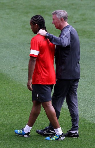 乐鱼体育在线娱乐-曼联瓦伦提亚淘汰赛，欧冠秘密谈话曝光