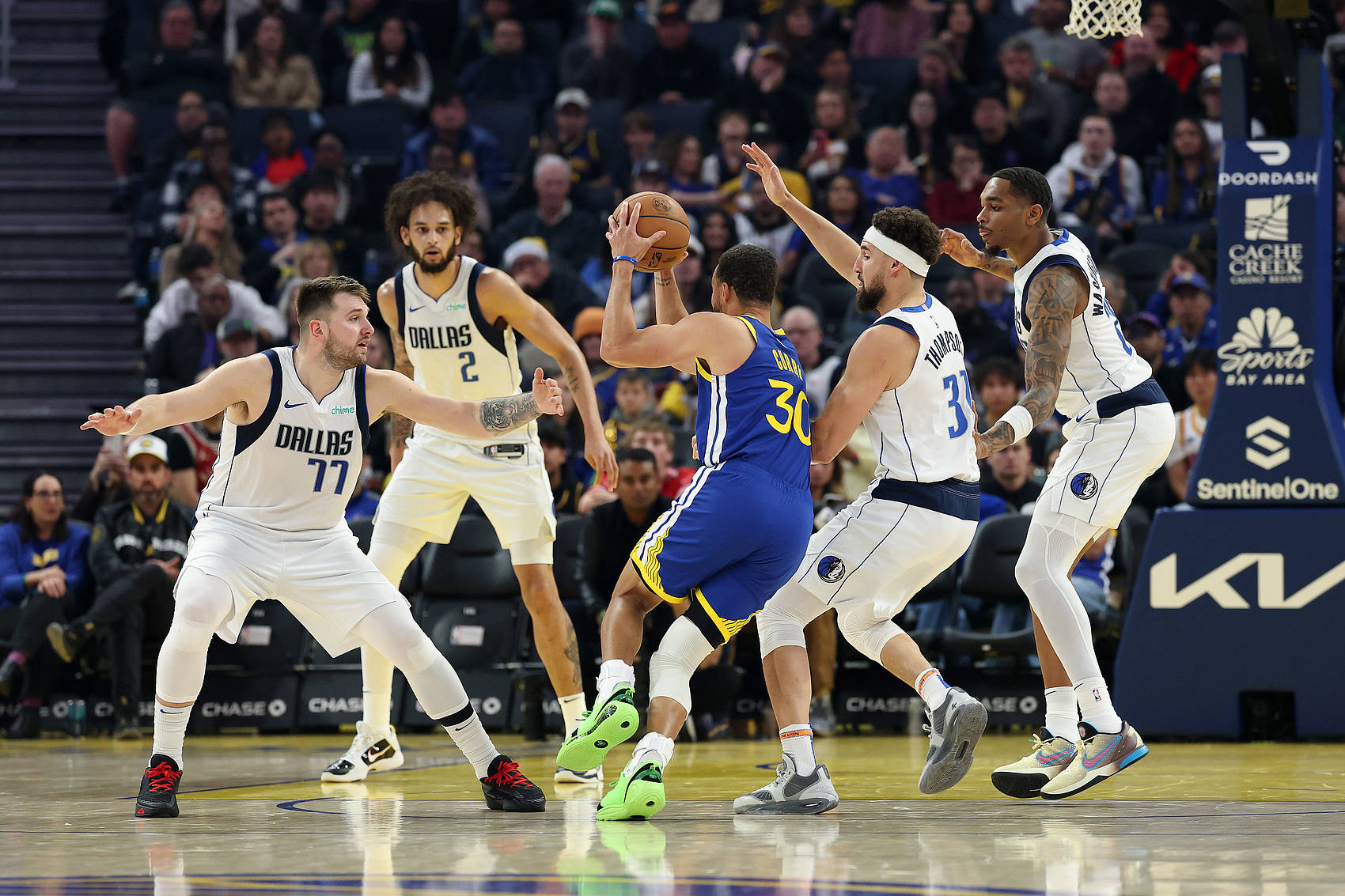 -篮网逆转独行侠战胜取胜