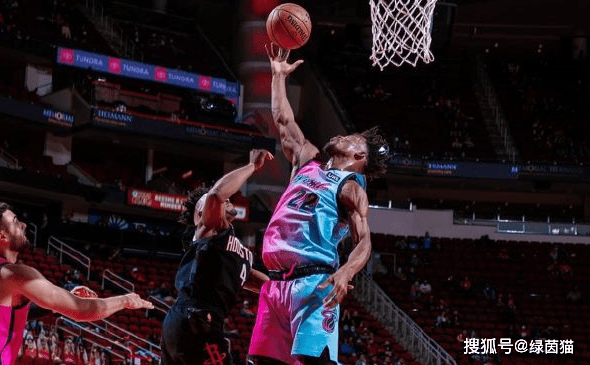 火箭客场战胜尼克斯，阿德巴约砍下27分