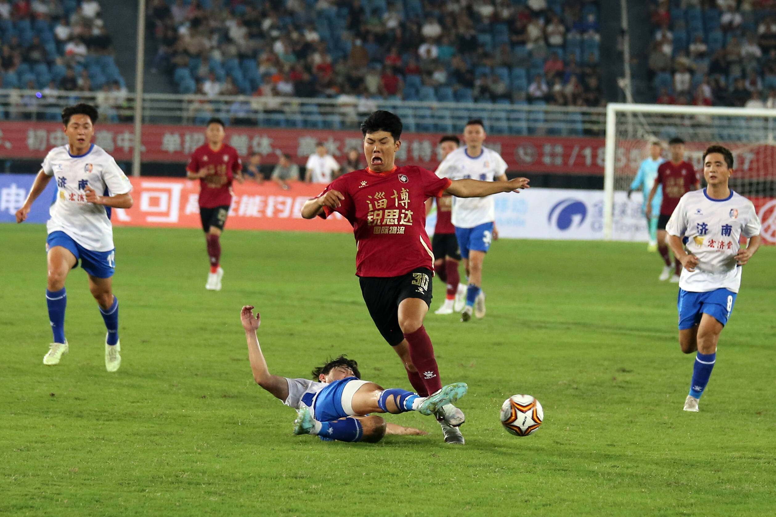 国内足球顶级联赛拉开2022赛季帷幕