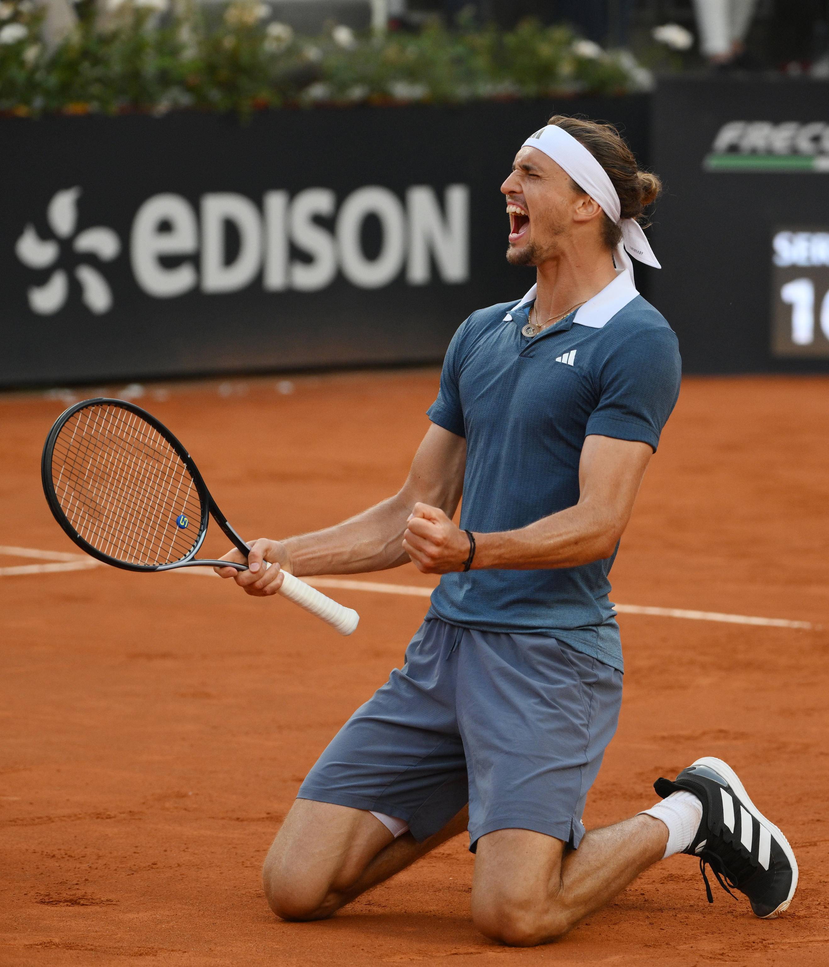 意大利网球队碾压欧洲网球队，兹维列夫绝境逆转