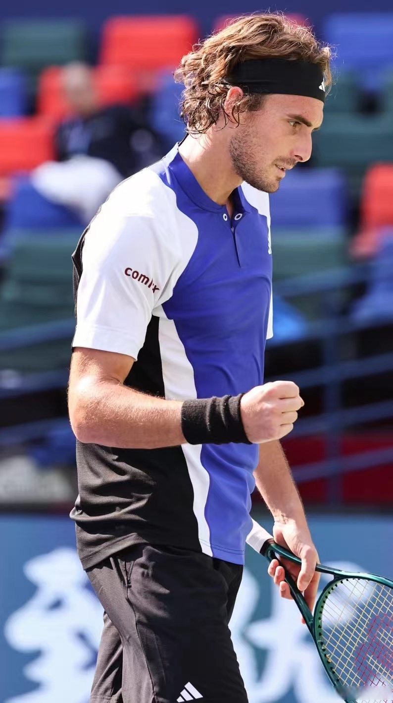 包含年终总决赛横扫拉沃尔杯，西西帕斯扛起全队的词条